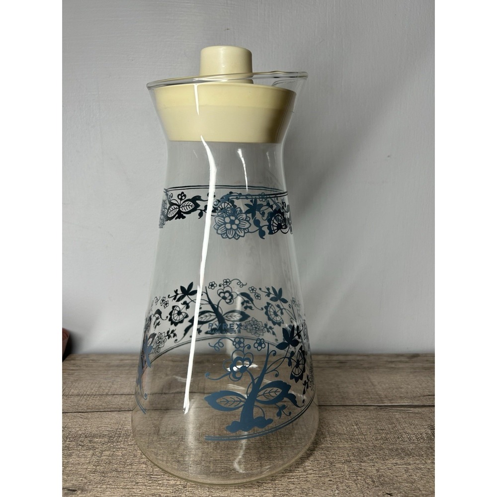 RARE Corelle Pyrex Old Time Blue (Blue Onion) Glass Juice Carafe 9.5'